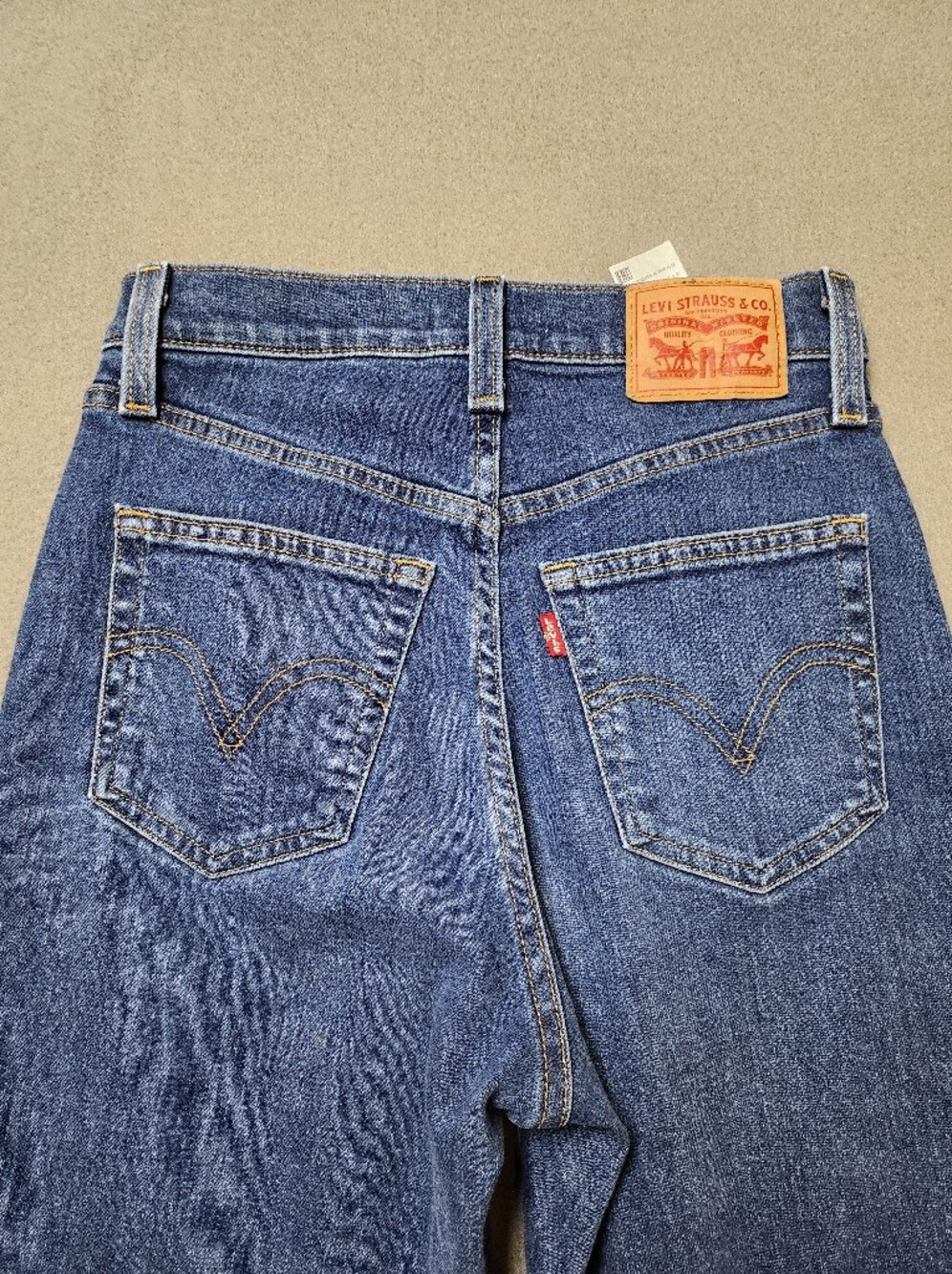 Levi’s High Waisted Mom Jean Classic High-Rise Blue Women's Jeans Sz 25 - Picture 8 of 12
